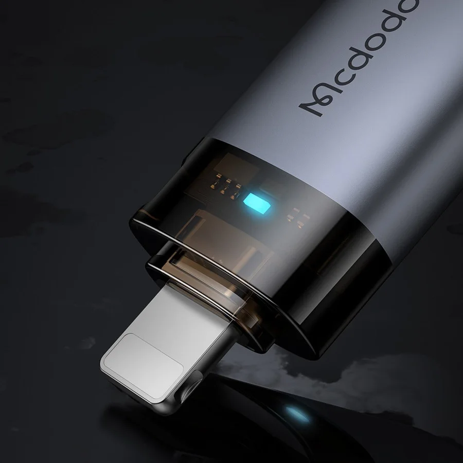 محولات وموزعات McDodo — MCDODO OT-7390 USB-A to Lightning Transfer Adapter with Indicator Lights and Lanyard